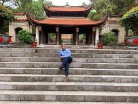 GIÓ CÔN SƠN VẪN VI VÚT THỔI...